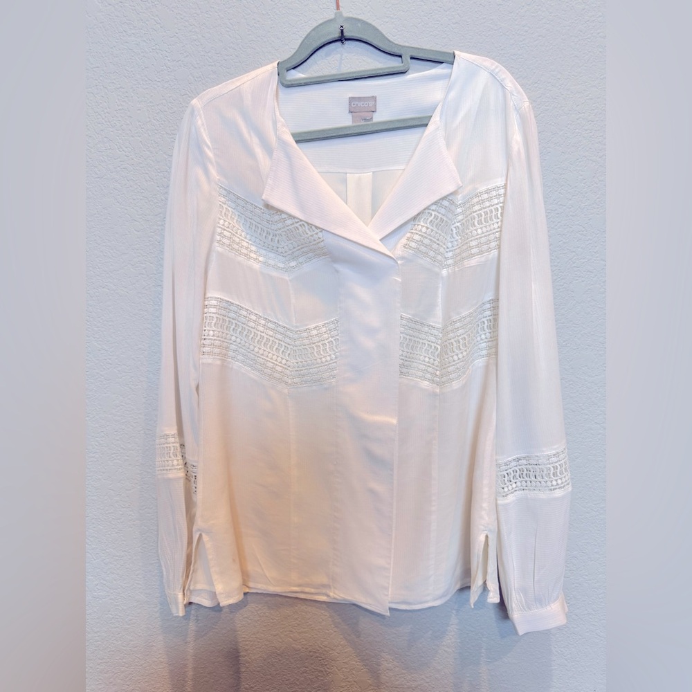 Chico’s Size 0 (Fits 4–6) White Lace Detail Blouse – Elegant & Effortless